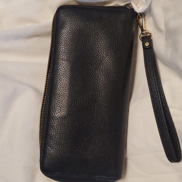 Michael Kors Black Wallet/Wristlet - Picture 2 of 8
